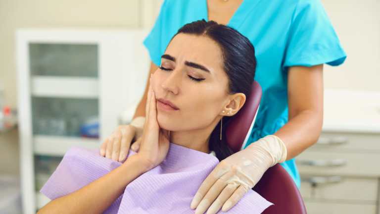 7 Signs You Should Visit a Dentist Before It's Too Late